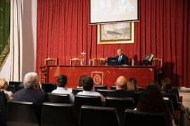 Foto: paseíllo.es Enlace al vídeo de la conferencia