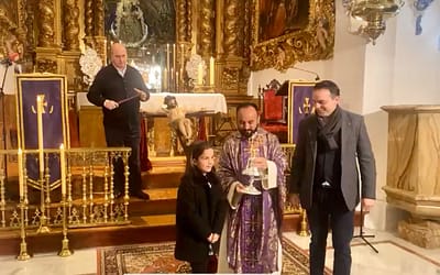 Sonidos de tambor y saetas llenan el Real Santuario de Aras en la Misa del Santero